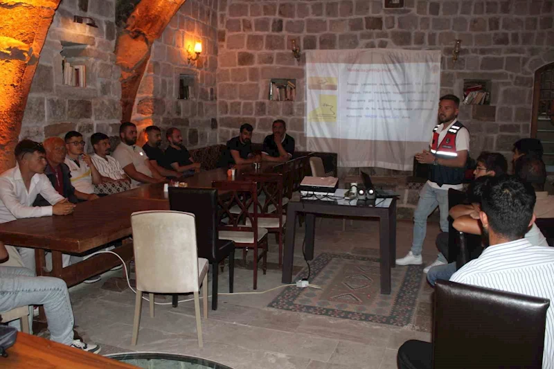 Kayseri jandarmasından kırsalda uyuşturucuya karşı seminer