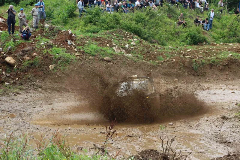 Rize’de Off-Road yarışları nefesleri kesti
