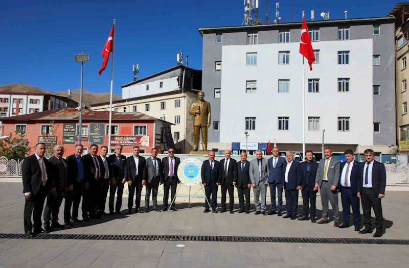Hakkari’deki muhtarlardan ekmek zammına tepki

