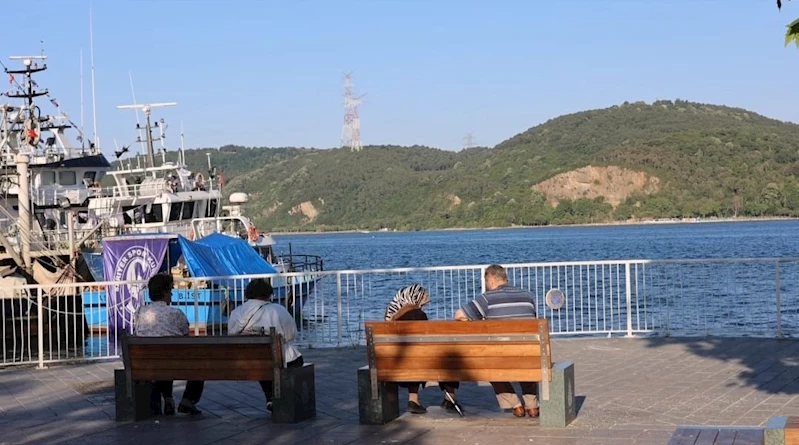 Sarıyer’de denizden gelen kötü koku vatandaşları rahatsız ediyor
