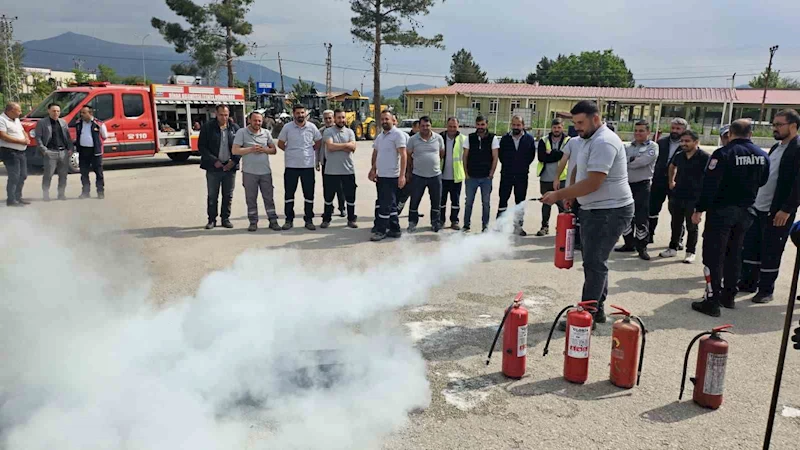 Dinar İlçe Özel İdaresi ekiplerine yangın eğitimi

