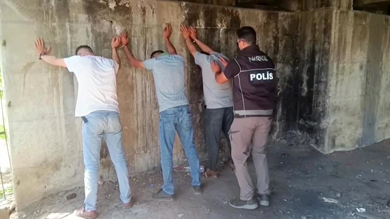 Adana’da uyuşturucu denetimi: 65 şüpheli yakalandı
