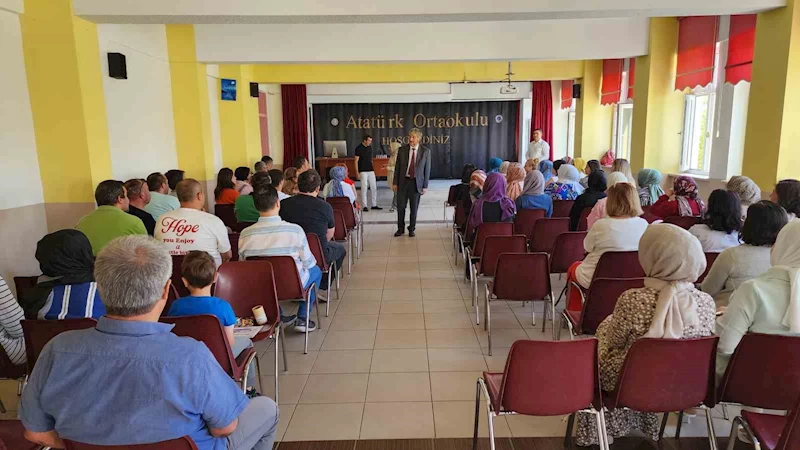 Kütahya MEM Müdürü Yılmaz, öğretmenlerle bir araya geldi
