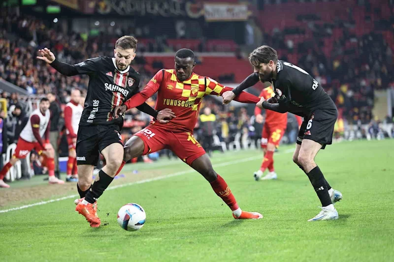 Göztepe, Dennis için Anderlecht’in teklifini yetersiz bularak reddetti
