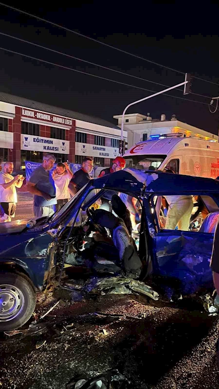 Duble yolda iki otomobil çarpıştı: 5 yaralı

