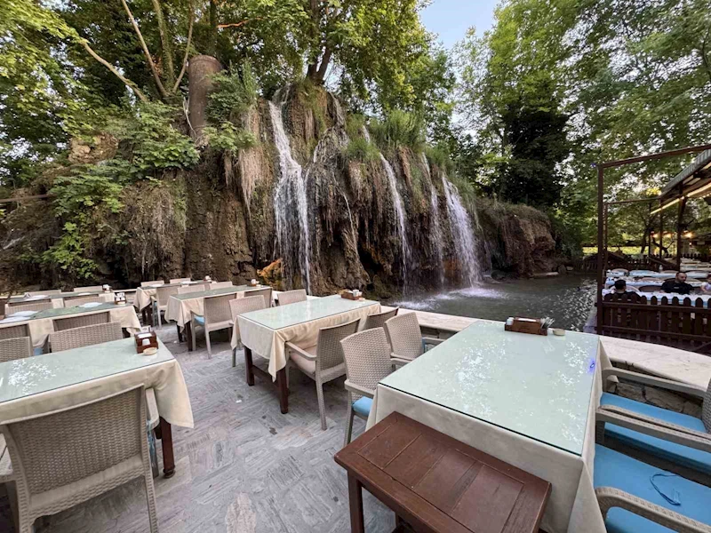 Denizli’nin gizli cenneti Çınaraltı yerli ve yabancı turistlerin gözdesi oldu
