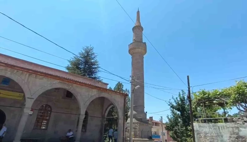 Develi Ulu Cami asırlara meydan okuyor