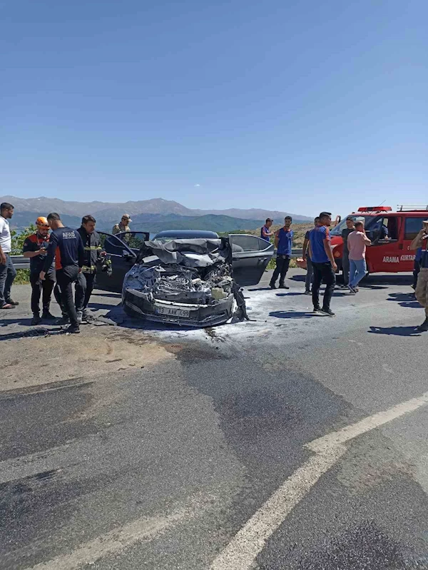 Adilcevaz Kaymakamı trafik kazası geçirdi
