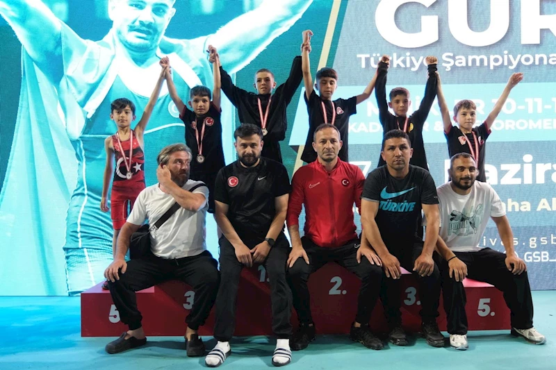Serbest Güreş Türkiye Şampiyonasında Bilecikli sporcuları büyük başarılara ulaştı
