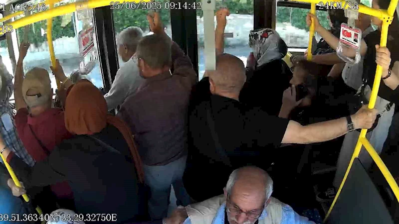 Otobüs şoförü fenalaşan yolcuyu hastaneye yetiştirmek için zamanla yarıştı
