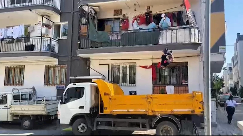 Mahalleli bıktı, onların çöp sevdası bitmedi
