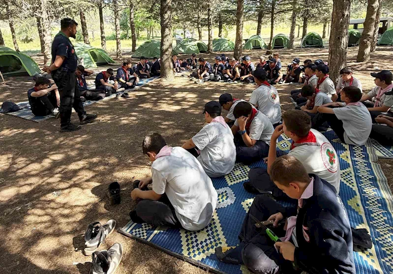 Simav’daki Diyanet İzcilik Kampına 60 izci katıldı
