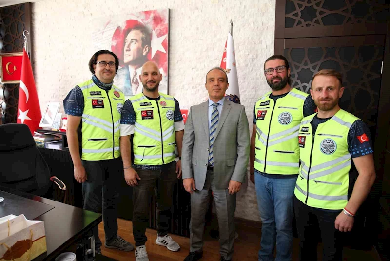 Hazırladıkları sosyal sorumluluk projelerini Emniyet Müdürü Erol’a sundular
