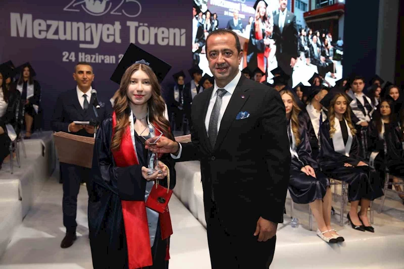 SANKO Okulları’nda mezuniyet heyecanı
