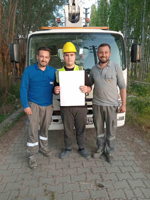 Otizmli gencin aydınlatma direği talebi anında karşılık buldu
