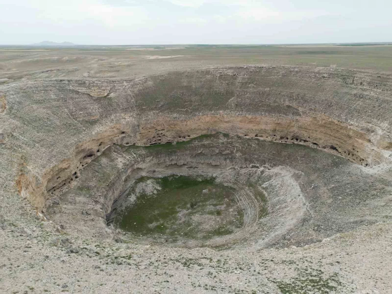 Doğa tutkunlarının ilgiyle ziyaret ettiği göller bir bir kuruyor
