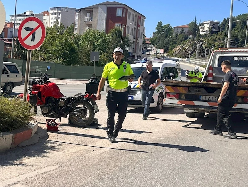 Kontrolden çıkan motosiklet devrildi: 1 yaralı
