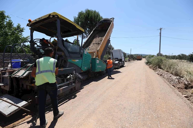 Büyükşehir’in kırsaldaki yol yatırımları devam ediyor
