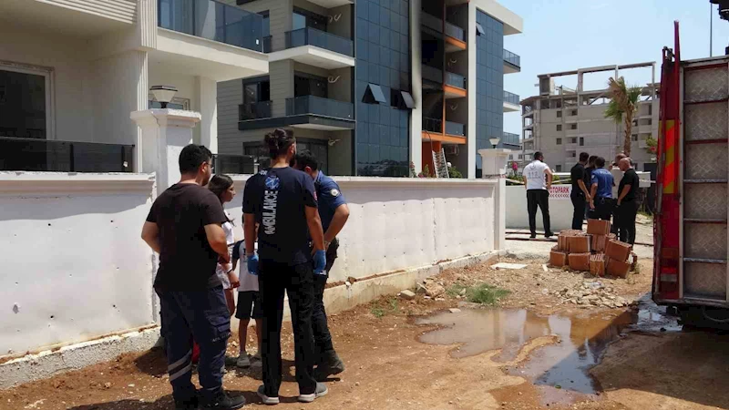Antalya’da ev yangınında 1 kişi yaralandı
