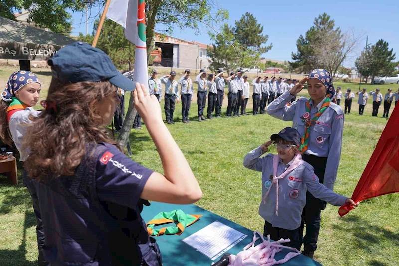 Minik izciler yemin etti
