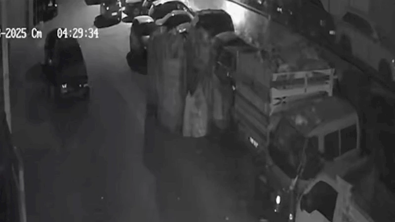 Ataşehir’de park halindeki araçları kundaklayan 2 şahıs yakalandı
