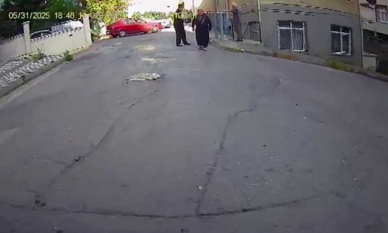 Pendik’te trafikte dehşet: Tartıştığı sürücüyü bıçakla tehdit etti

