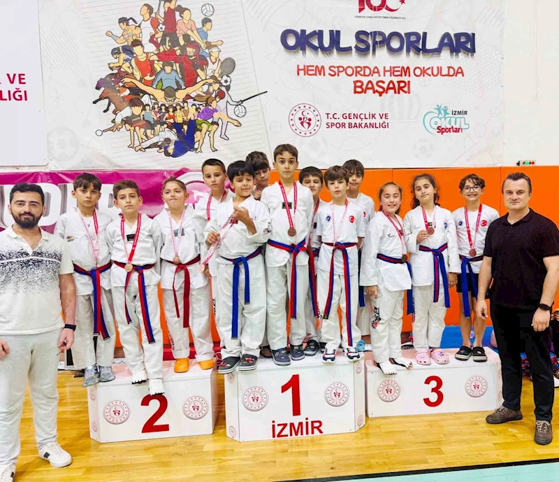 İzmir taekwondo müsabakalarında Aliağa’da 20 madalya sevinci
