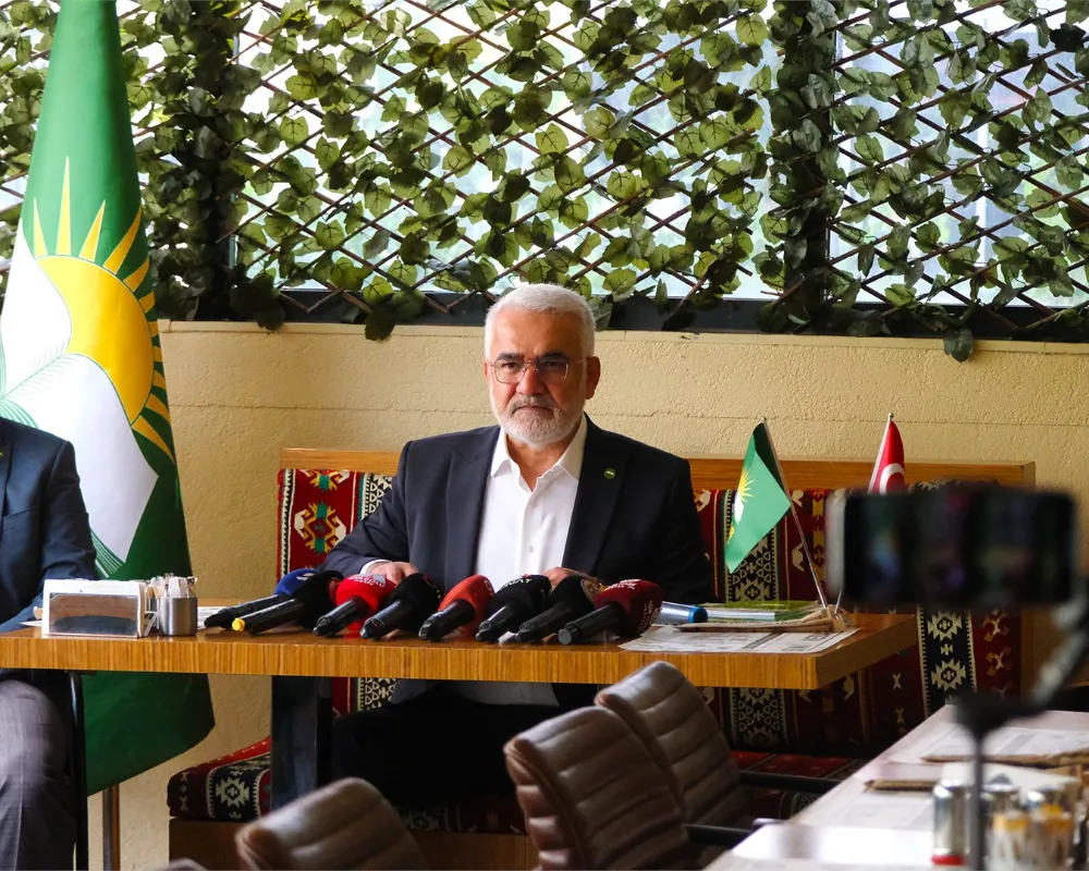 HÜDA PAR Genel Başkanı Yapıcıoğlu’ndan Anayasa eleştirisi 