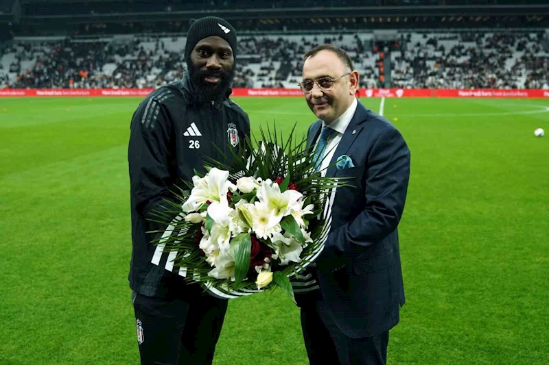 Beşiktaş’ta Mausaku ile yollar ayrıldı

