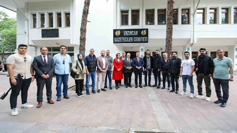 Vali Aydoğdu, EGC’de gazetecilerle bir araya geldi
