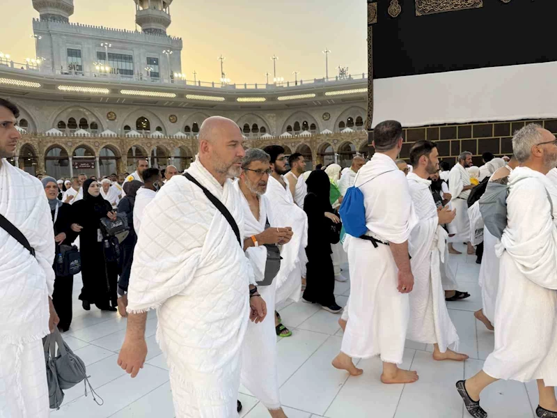 Türk siyasetçileri ve Müslüman ülke liderleri de Kabe’ye kavuştu
