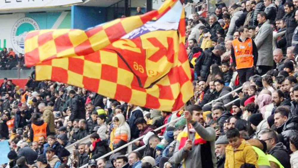 Kayserispor’u evinde 180 bin taraftar izledi