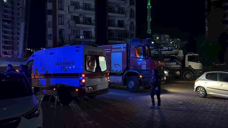 Diyarbakır’da 13 katlı binada çıkan yangın söndürüldü, soğutma çalışmaları sürüyor
