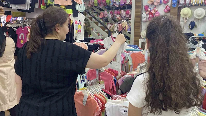Yetim, öksüz ve yoksul çocuklar bayramlık sevinci yaşadı
