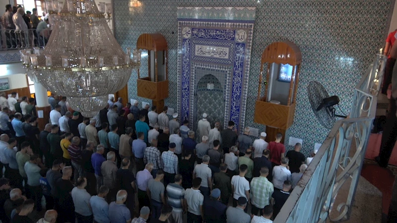 Kilis’te Kurban Bayramı sevinci: Camiler doldu
