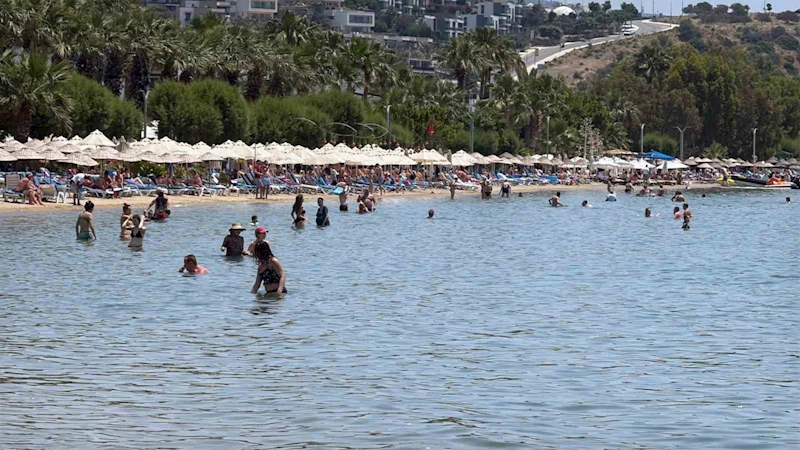 Bodrum sahillerinde ‘bayram’ yoğunluğu

