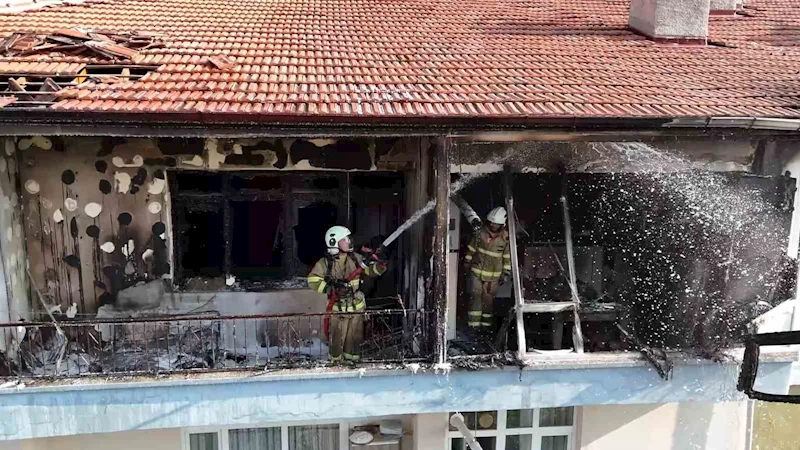 Apartman dairesinde çıkan yangında tüp patladı: 1 yaralı
