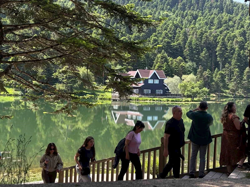 Gölcük Tabiat Parkı tatilcilerin akınına uğradı: 