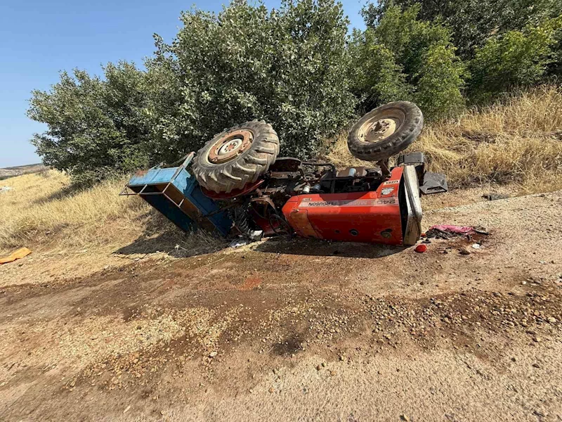 Halfeti’de traktör devrildi: 3 yaralı
