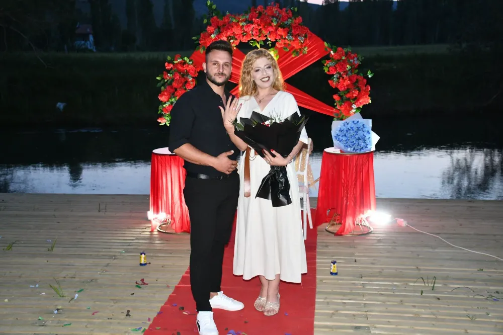 Zamantı Irmağı’nda sürpriz evlilik teklifi