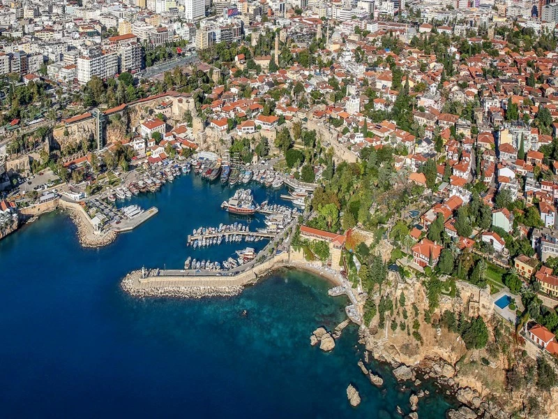 Antalya Mermerli Plajı’nda bin TL’lik giriş ücreti tartışması
