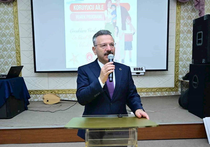 Vali Aksoy, koruyucu ailelerle bir araya geldi
