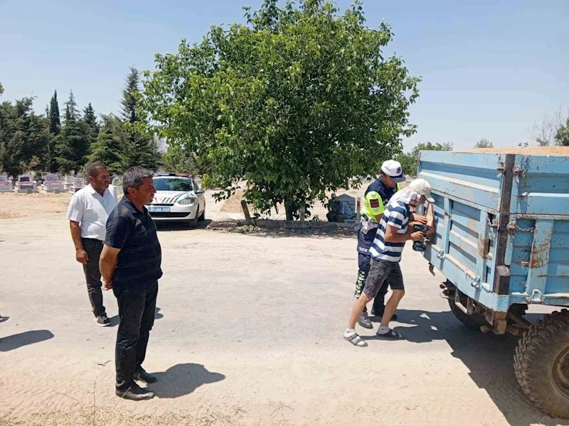 Kırklareli’nde traktör sürücüleri bilgilendirildi
