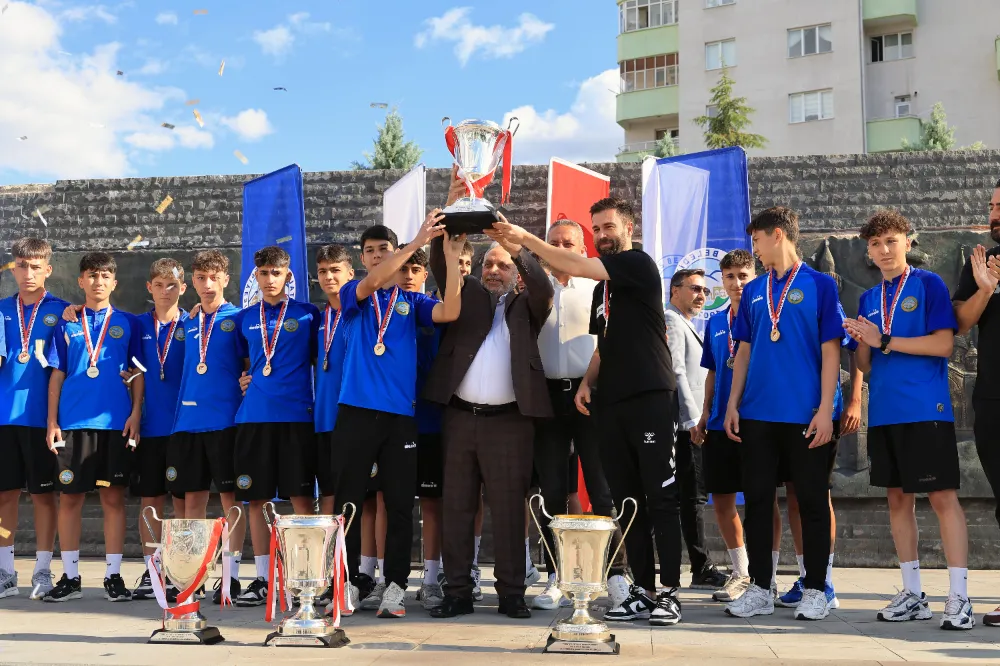 Talas’ın altın çocukları yine tarih yazdı   