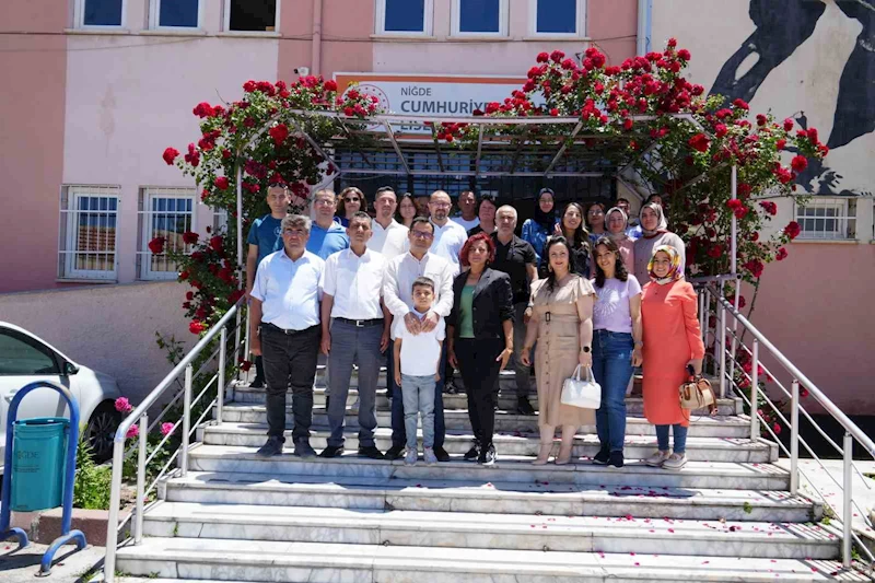 Pembe öğretmen o duygusal anları paylaştı: 