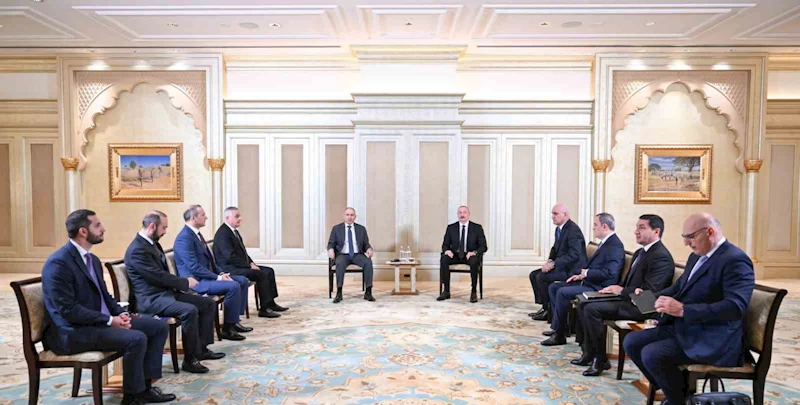Azerbaycan Cumhurbaşkanı Aliyev ile Ermenistan Başbakanı Paşinyan’ın görüşmesi başladı
