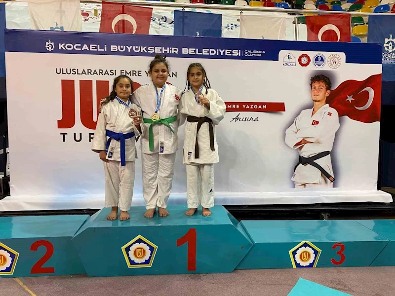 Yunusemre’nin süper minikleri Manisa’yı gururlandırdı
