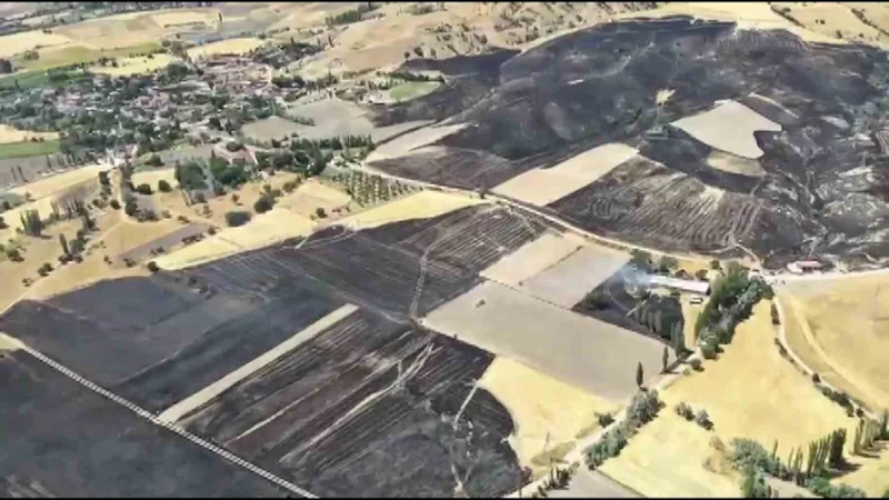 Amasya’da yanan 500 dönümlük alan havadan görüntülendi

