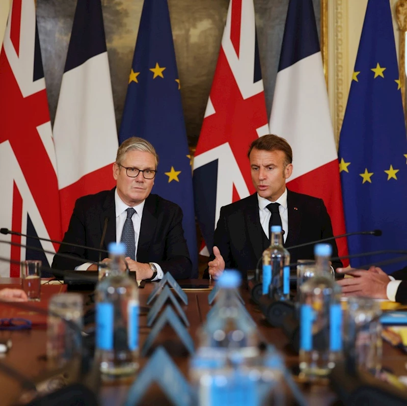 Starmer ve Macron, Yasadışı Göçmenlerin Geçişini Önleme Planı konusunda anlaştı
