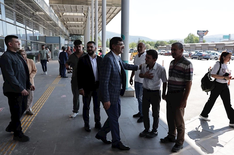 Kütahya Belediye Başkanı Eyüp Kahveci, otobüs terminalinde incelemelerde bulundu
